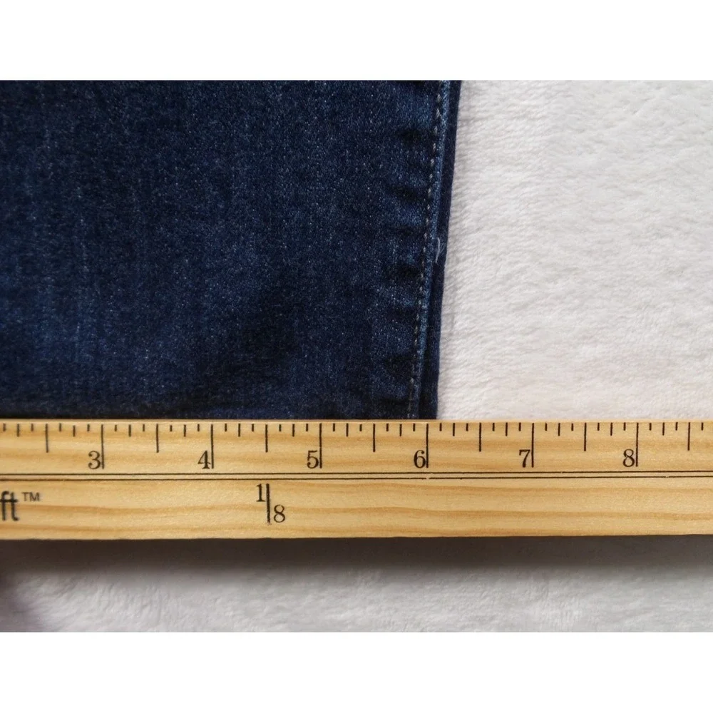 Levis Jeans Womens Size 30 x 28 Blue Denim Mid Rise Skinny‎ Stretch Comfort Dark